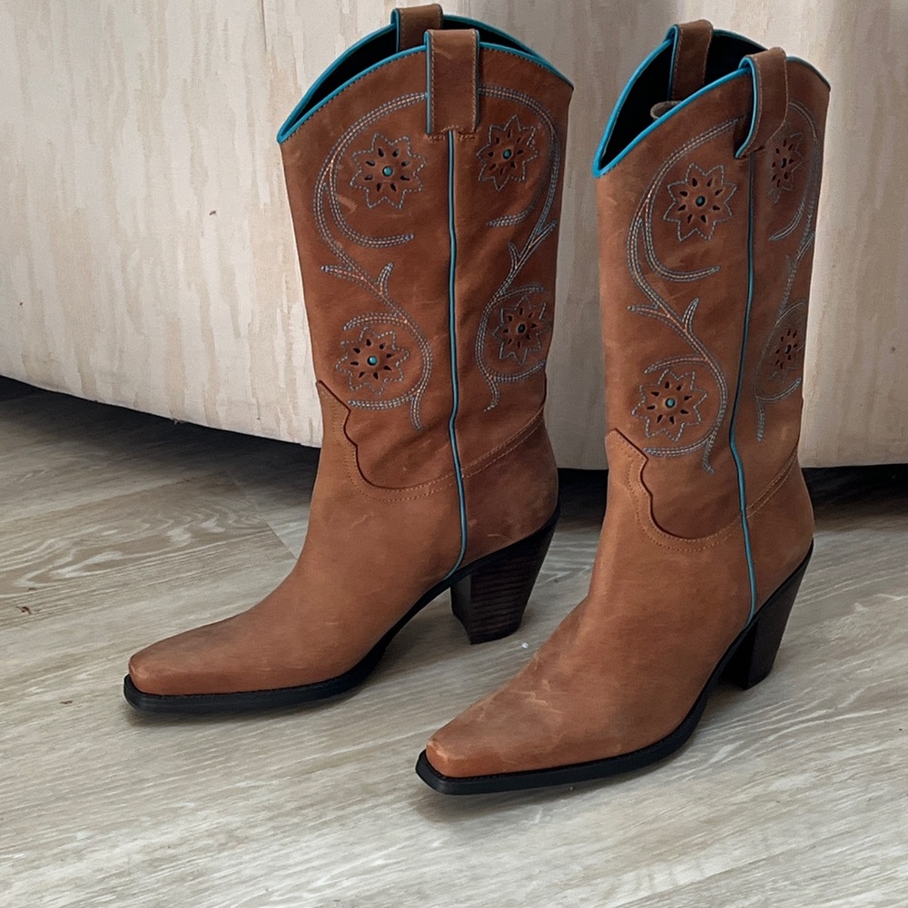 Franco Sarto Brown Leather Western style heeled boots, size 7.5